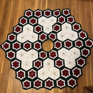 Handmade Crocheted Red White Green Holiday Christmas Tree Skirt Shabbychic 51 in